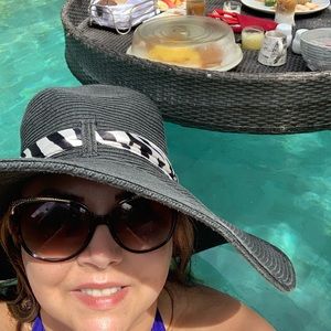 Meet your Posher, Renee